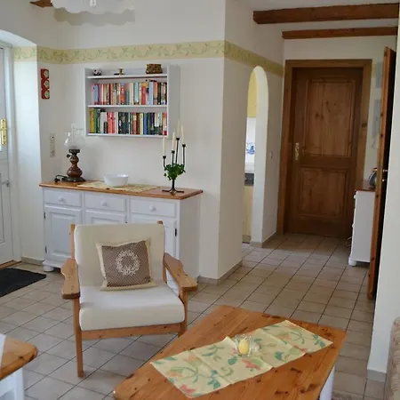 Landhaus-ole-steen-wohnung-leuchtturm * Tating